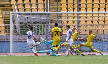 Заря 6-й раз выиграла в УПЛ с преимуществом в 5 мячей в гостях