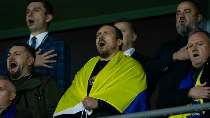 ФОТО. Усик с женой поздравили украинцев с Днем вышиванки