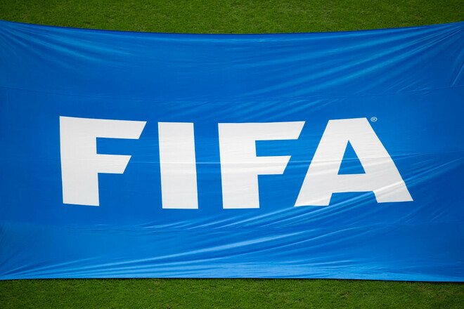 ФІФА продовжила на рік дозвіл призупиняти контракти з українськими клубами