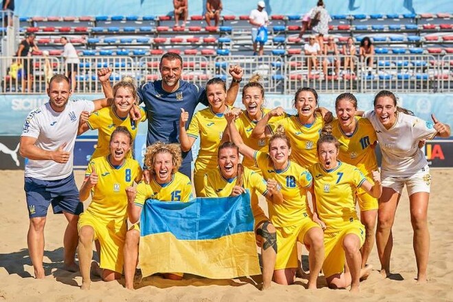 Женская сборная Украины по пляжному футболу проведет четыре спарринга