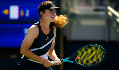 ФОТО. В элегантном образе. Снигур показала фото на фоне Эйфелевой башни