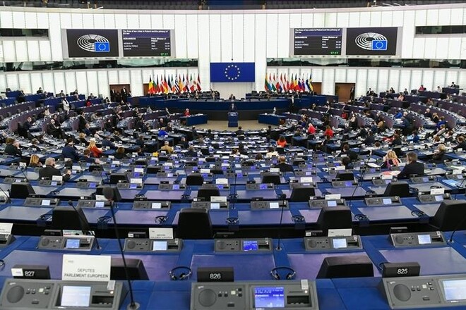 Європарламент схвалив резолюцію із закликом прийняти Україну до НАТО