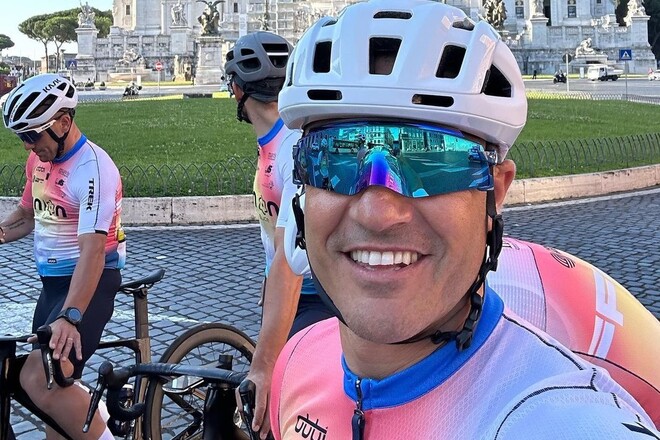 ФОТО. Каннаваро проїхав 254 км на велосипеді на честь чемпіонства Наполі