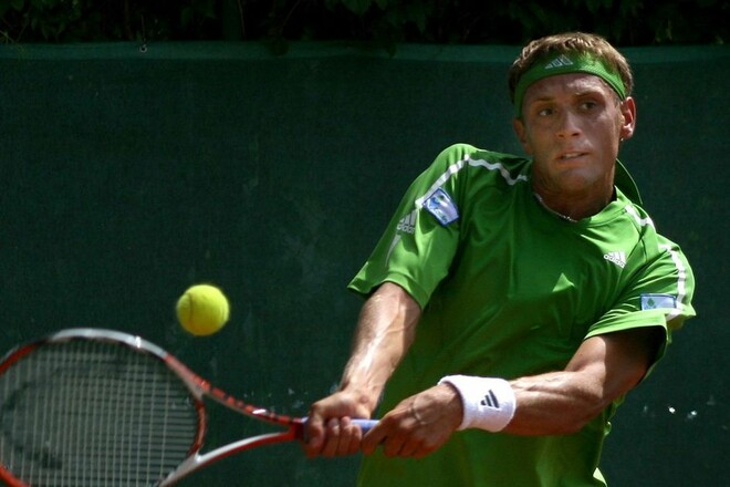 Теннисиста из Румынии дисквалифицировали и оштрафовали за договорные матчи