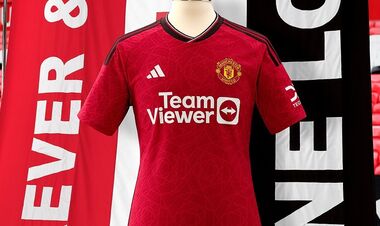 ФОТО. Манчестер Юнайтед презентував нову домашню форму