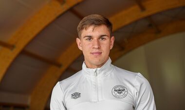 ОФИЦИАЛЬНО. Егор Ярмолюк продлил контракт с клубом АПЛ Брентфорд