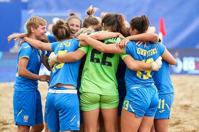 Жіноча збірна України з пляжного футболу пробилася до півфіналу ЄІ-2023