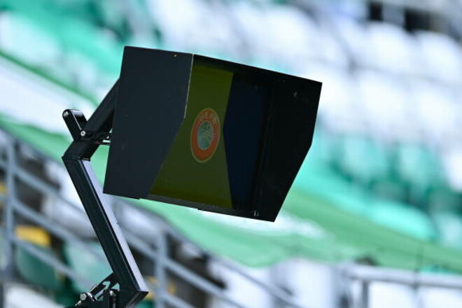 УЕФА расширит использование системы VAR на матчах еврокубков