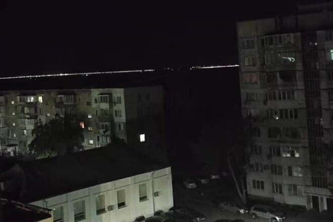 На Кримському мосту сталися вибухи, один із прольотів обвалився