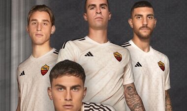 ФОТО. Вовки в білому. Рома презентувала виїзну форму на новий сезон