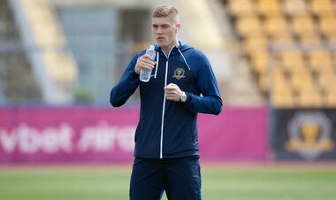 ВИДЕО. «Спасибо, бомбардир». Днепр-1 попрощался с Довбиком