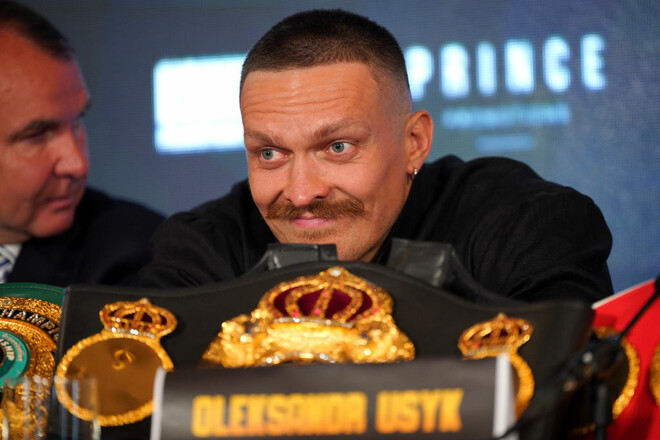 Хргович выбрал Усика в топ-3 лучших боксеров