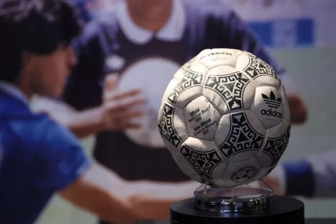 Мяч, которым Марадона забил «рукой Бога», не был продан. Дело в цене