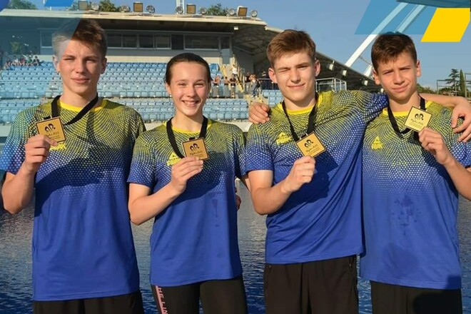 Українська команда виграла золото юніорського ЧЄ зі стрибків у воду