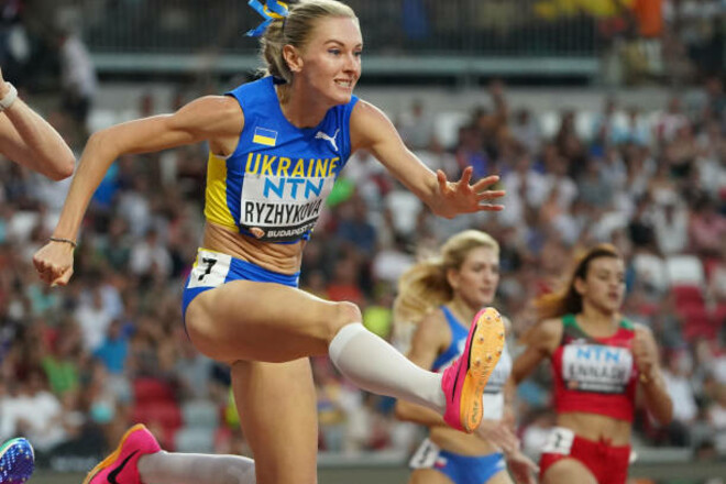 Рыжикова и Ткачук не прошли в финал 400-метровки с барьерами на ЧМ-2023