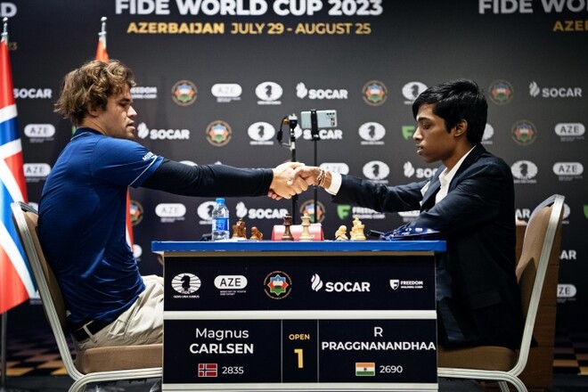 Карлсен завершив внічию першу партію фіналу Кубка світу з шахів