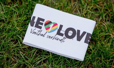 В сборной Нидерландов отказались на ЧМ-2022 от капитанской повязки One Love