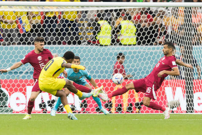 Господарі осоромилися. Еквадор впевнено обіграв Катар у стартовому матчі ЧС