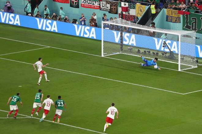 ВИДЕО. Как Левандовски не забил пенальти за Польшу в ворота Мексики