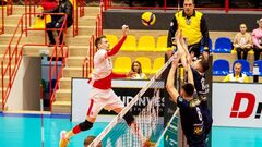 Подоляне выиграли и продолжают погоню за лидером