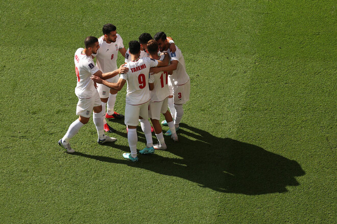 Прогнулись? Игроки сборной Ирана пели гимн перед матчем против Уэльса