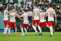 Левандовски и Щенсны принесли Польше первую победу на ЧМ-2022