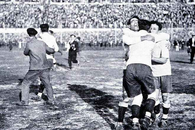 1930 рік – перший чемпіонат світу з футболу. Як це було?