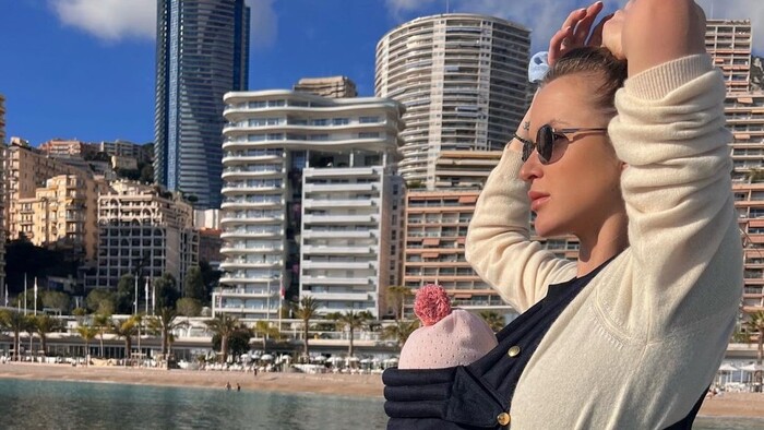 ФОТО. Свитолина гуляет с дочерью в Монако