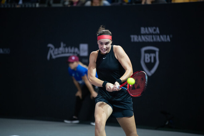 Калинина обыграла чемпионку Australian Open и вышла в четвертьфинал турнира