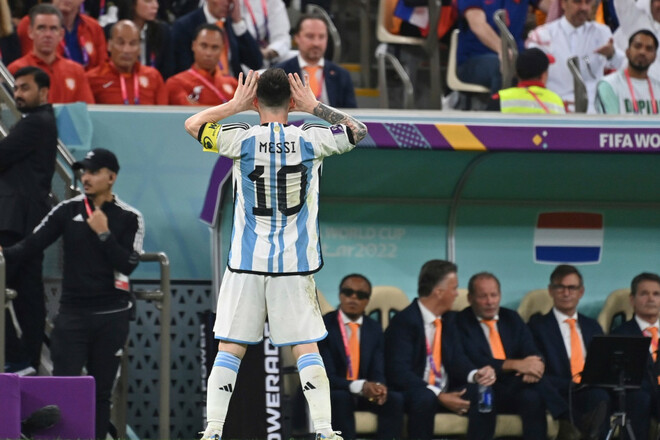 ФОТО. Фанат Аргентини зробив тату зі святкуванням Мессі перед ван Галом