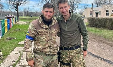 ФОТО. Стаховський взяв участь в обміні полонених на Донбасі