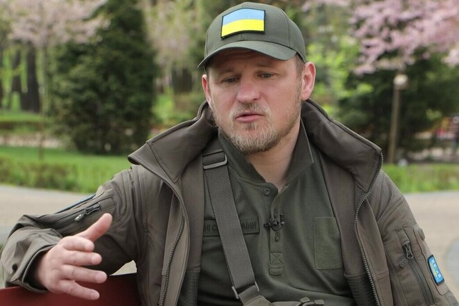 АЛИЕВ: «Вы, твари, должны стоять и слушать, когда герой Украины выступает»