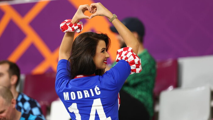 ФОТО. Нікуди не поїхала. Гаряча хорватка знову порадувала своєю фігурою