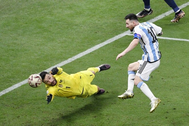 А так можно? На поле было 13 аргентинцев во время 3-го гола Месси французам