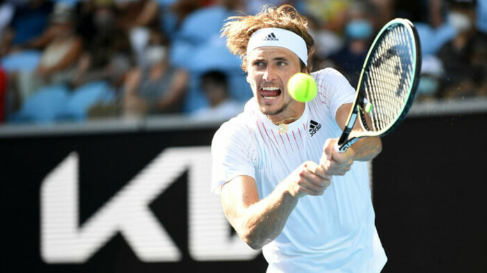 ФОТО. Александр Звєрєв знявся для обкладинки жіночого журналу L’Officiel