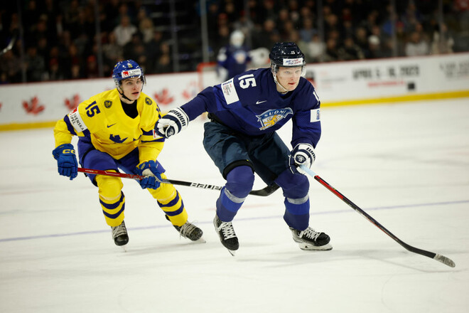 Молодежный ЧМ по хоккею. Швеция в напряженном матче выбила Финляндию