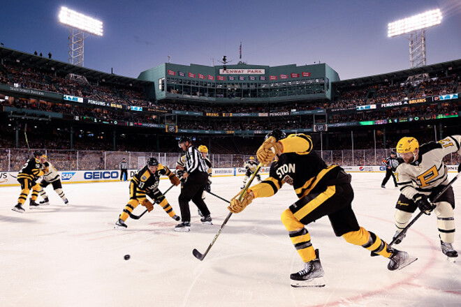 Хоккей под открытым небом. Зимняя классика 2023 закончилась победой Бостона