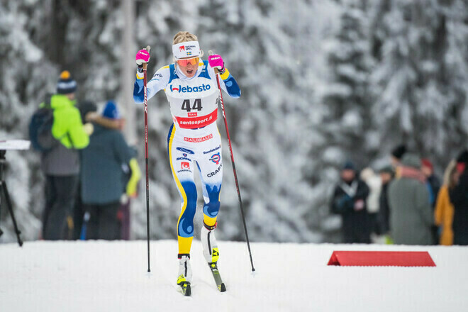 Фрида Карлссон – чемпионка Тур де Ски-2023