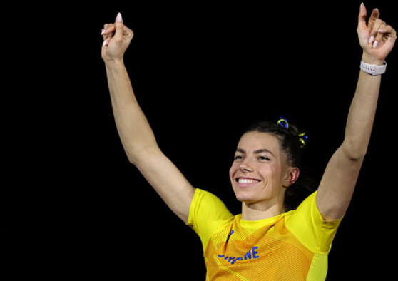 ФОТО. Шикарна Бех-Романчук поділилася гарячими фотографіями у купальнику