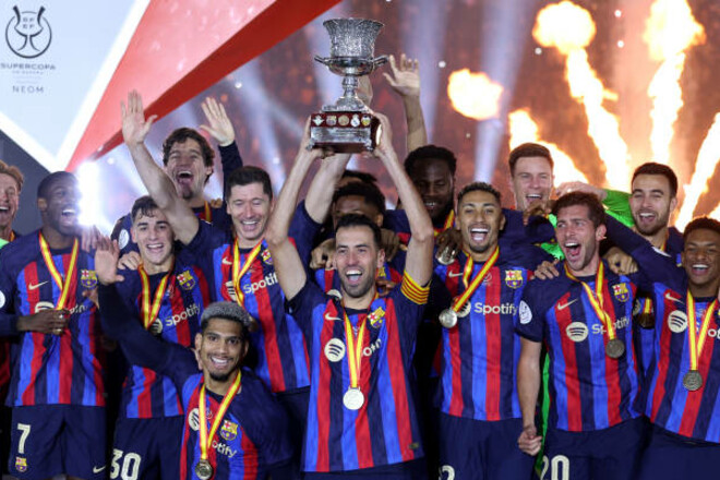 Барселона почти настигла Реал по общему количеству трофеев