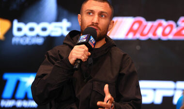 Василий ЛОМАЧЕНКО: «Враг ворвался в нашу страну. Убивают мирных жителей»