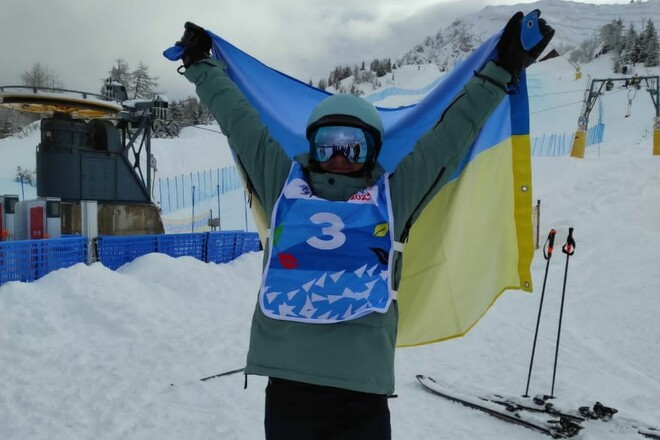 Медаль в фристайле. Украинка Казюк выиграла бронзу в биг-эйре на ЕЮОФ-2023