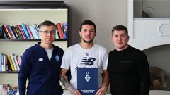 ОФІЦІЙНО. Назар Волошин продовжив контракт з Динамо
