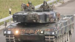 Потрібно до 500 танків. Зеленський розповів про складну ситуацію з технікою