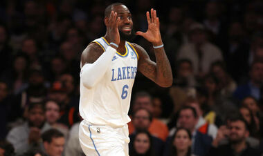 Леброн Джеймс розім'явся історичним успіхом перед епохальним досягненням