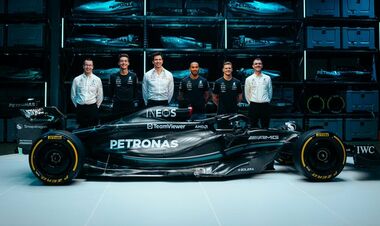 Нужно сбросить вес. Мерседес объяснил черный цвет машины