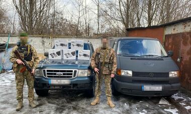 Favbet Foundation передав розвідникам ГУР позашляховик та мікроавтобус