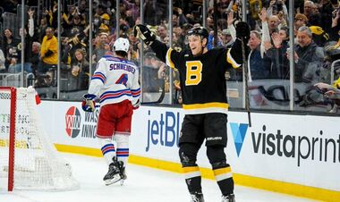 НХЛ. 10 поспіль перемога Бостона, 8 шайб Вашингтона, успіх Вінніпега