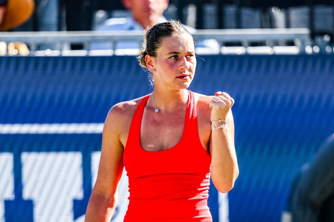Костюк выиграла первый титул WTA, одолев в финале россиянку