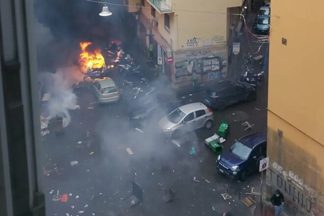 ВИДЕО. Фанаты Айнтрахта устроили беспорядки в Неаполе
